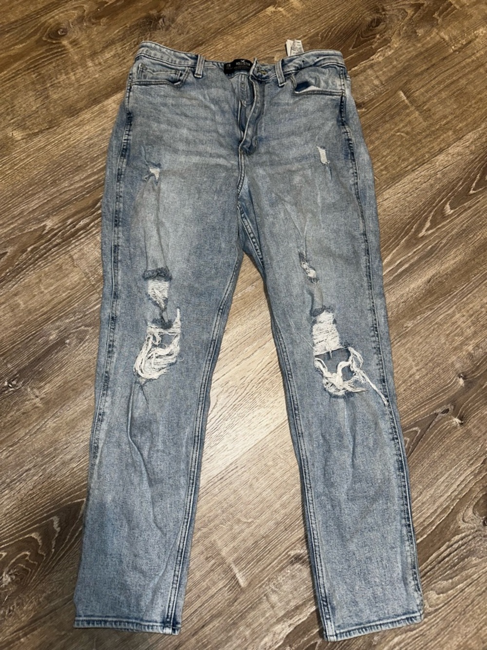 Hollister Ultra High Rise Mom Jeans